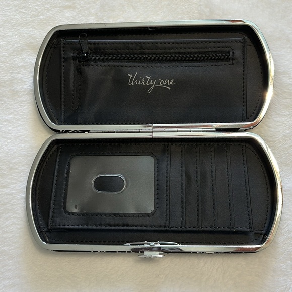 Thirty One Wallet - Black and White, ID, Money, Credit Cards, Drivers License - Picture 4 of 5